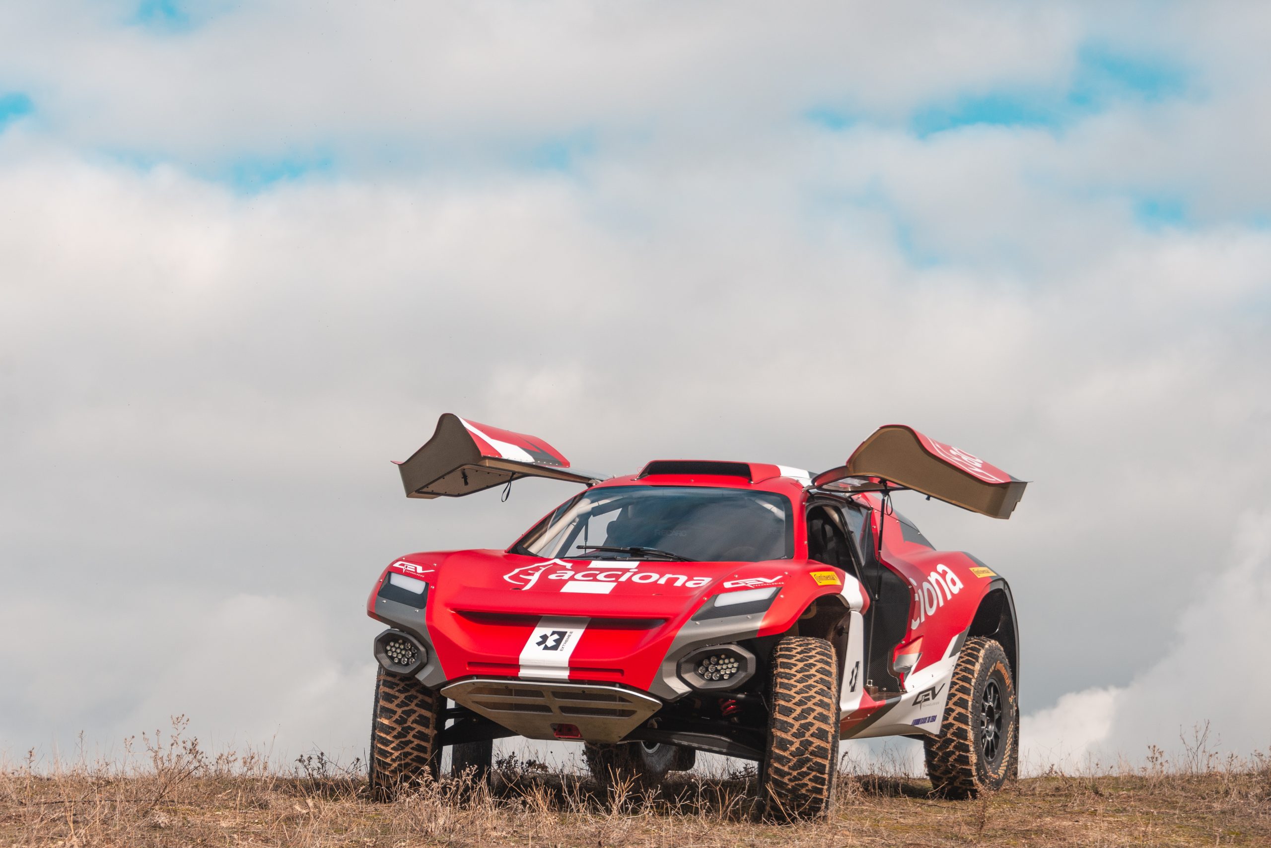 ACCIONA, CARLOS SAINZ AND QEV TECHNOLOGIES TEAM UP TO COMPETE IN EXTREME E, THE NEW SUSTAINABLE OFF-ROAD SUV CHAMPIONSHIP, QEV