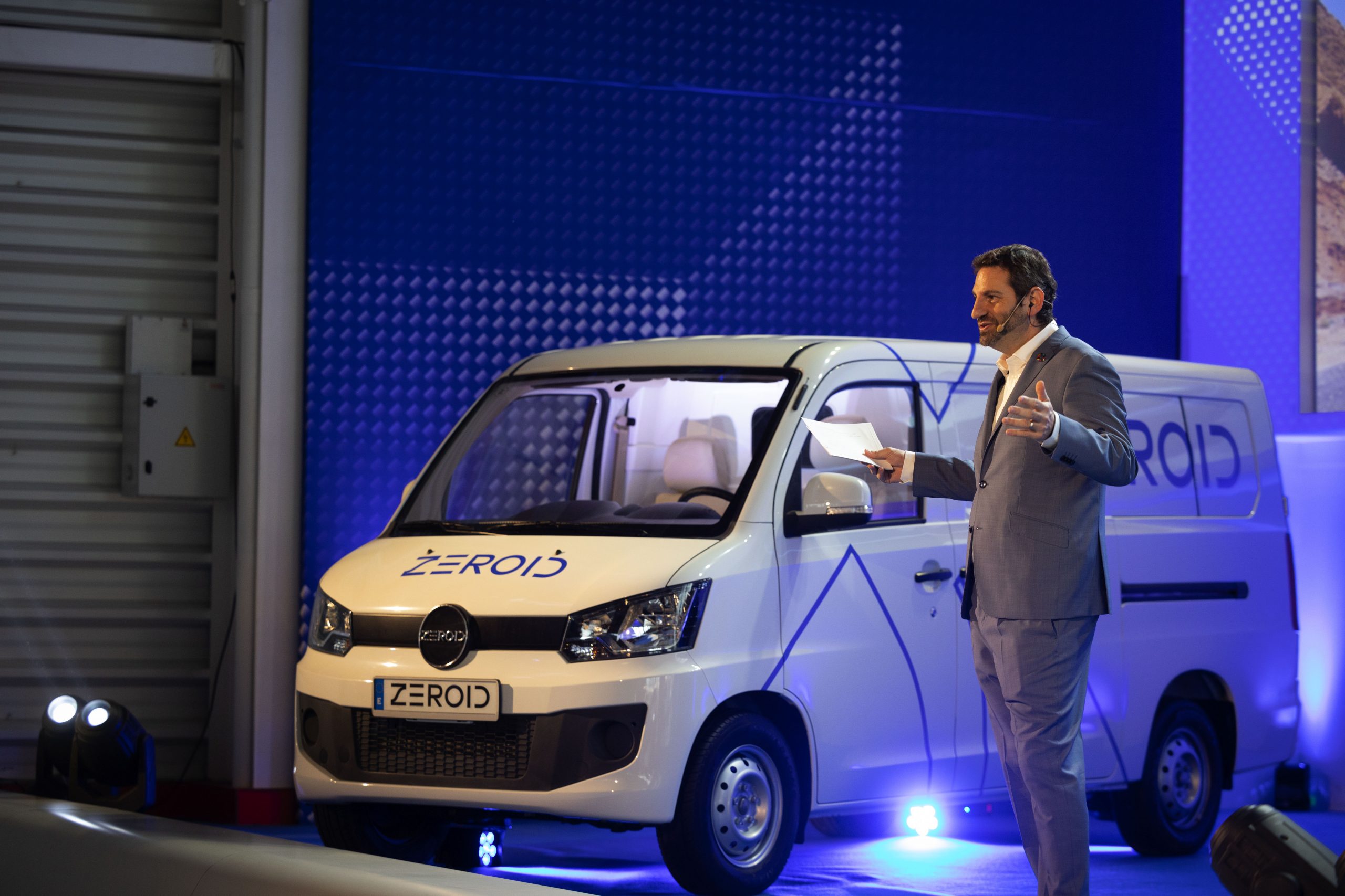 QEV Technologies presenta ZEROID, la primera marca de vehículos eléctricos que iniciará la reindustralización de la antigua Nissan, QEV
