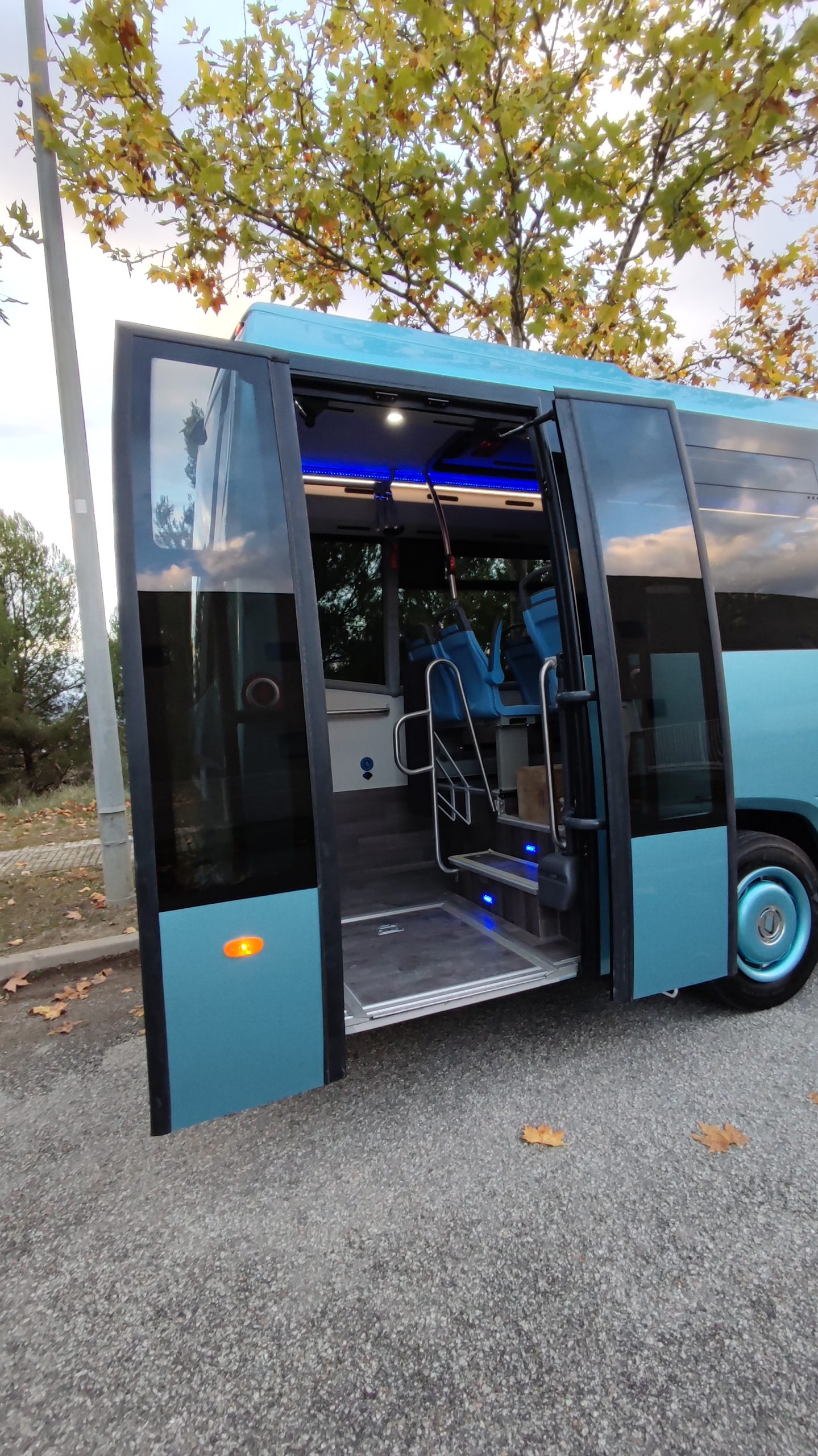 QEV Technologies and CAR-BUS.net successfully conclude the tests in Pyrénées Industrials with the eURBAN electric minibus, the first electric minibus to circulate in Andorra., QEV