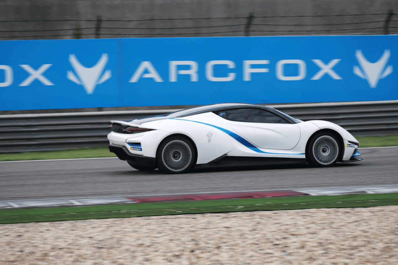 Arcfox 7 in China GT_5