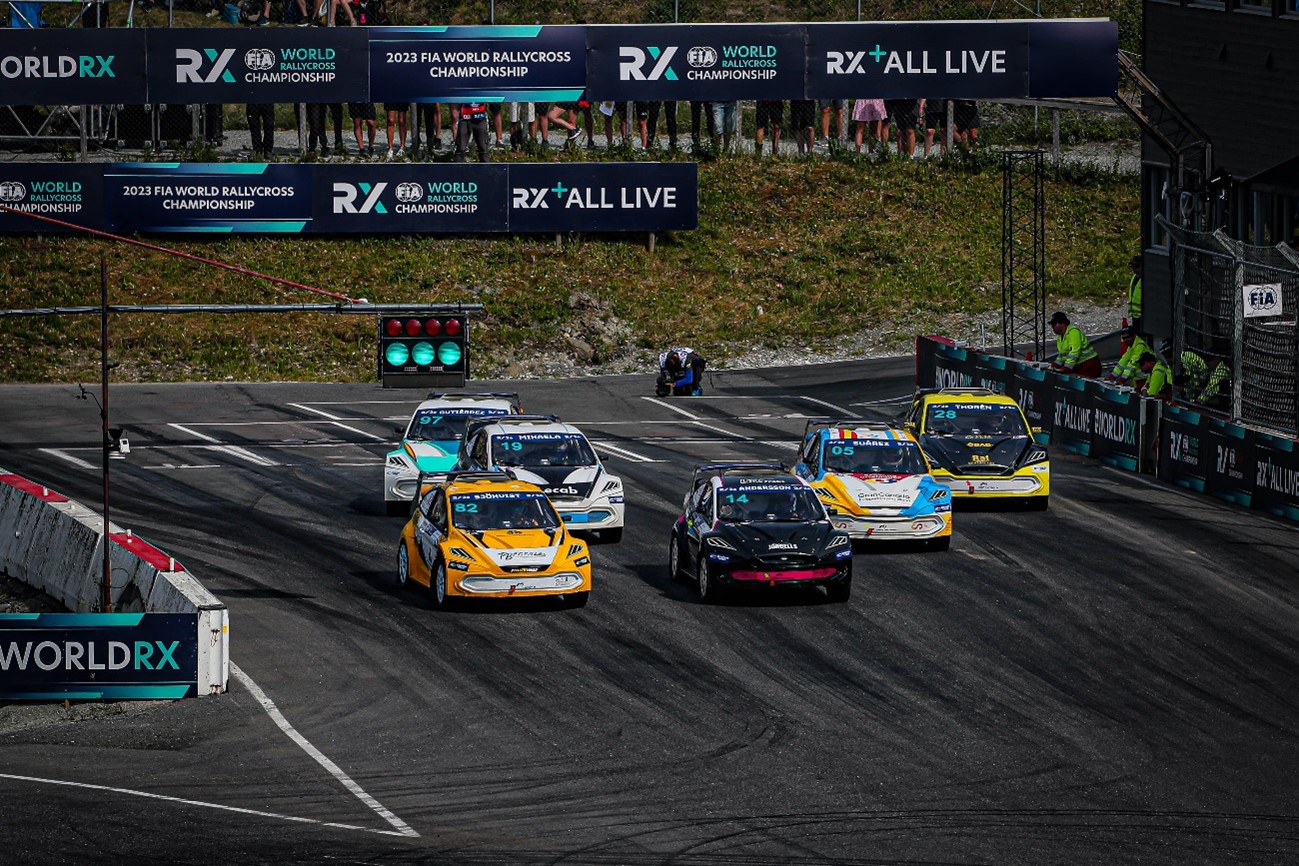 cars racing at RX2e Championship